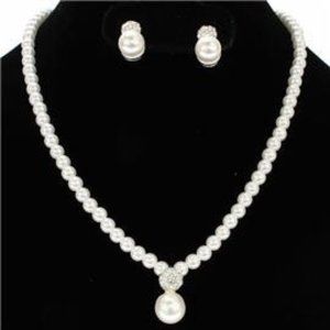 ❤️Pearl vintage faux pendant necklace earrings set